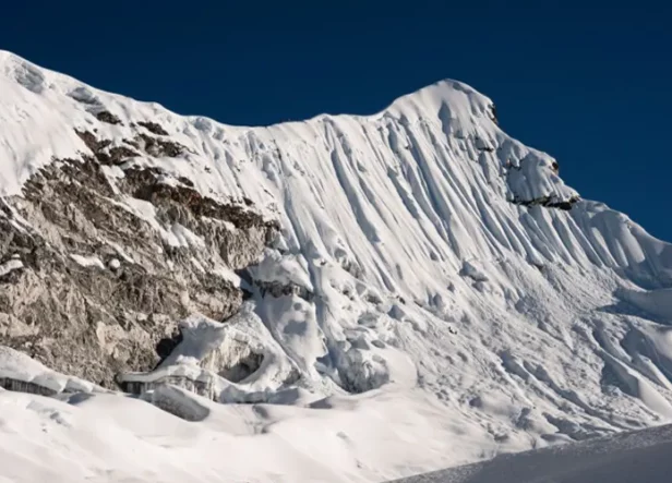 island-peak-climbing
