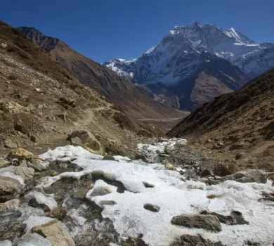 manaslu circuit trek